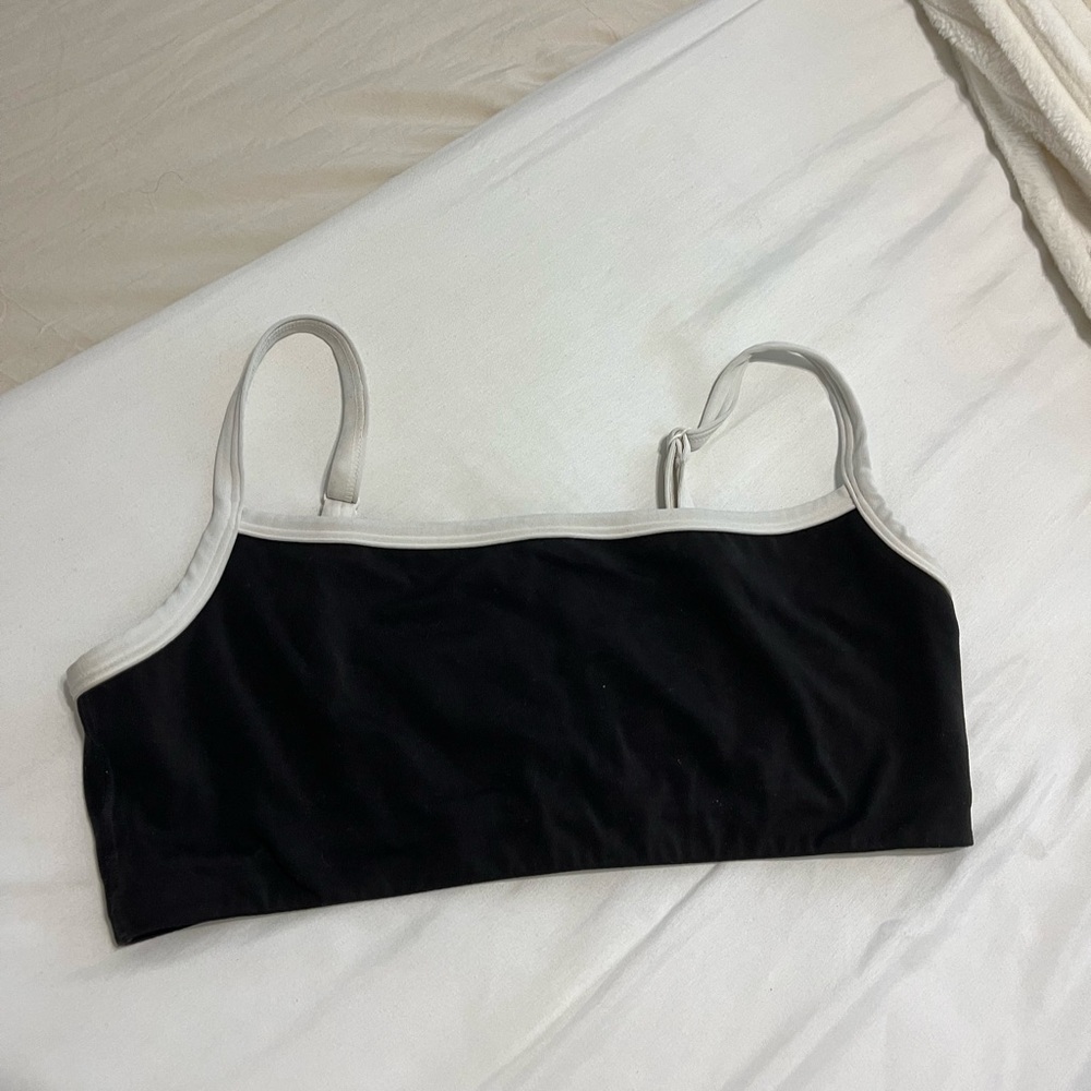 Vitality Cloud Sports Bra, size Large, black and white